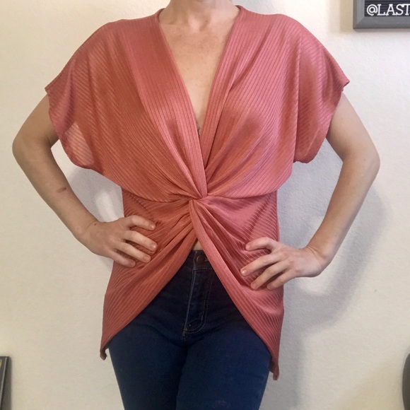 ‼️Metallic PEACH knotted Top Size Small ‼️ - Picture 4 of 8